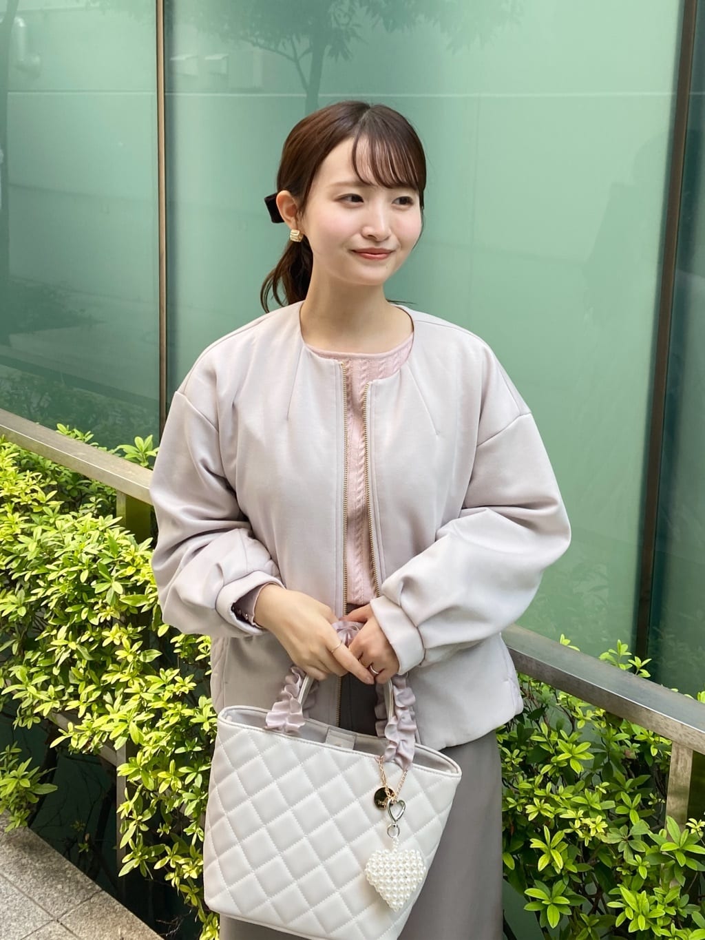 みさかさんの「index｜レザー調ストレッチAラインロングスカート【洗える】」を使ったコーディネート