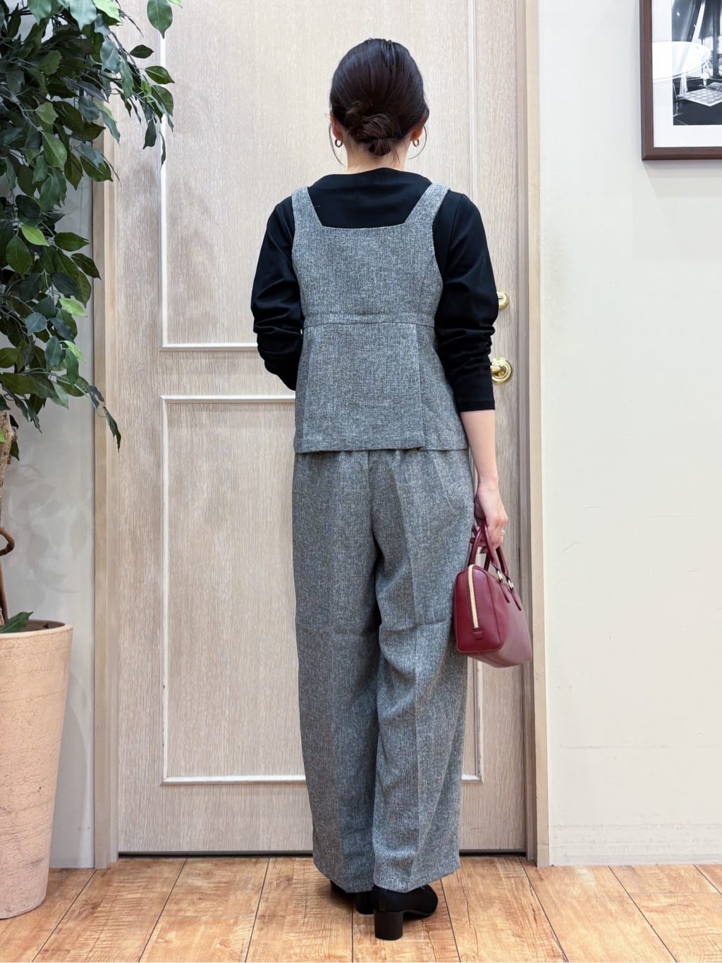 なみさんの「SHOO･LA･RUE｜【S-LL】美しく見せる ボートネックロンT」を使ったコーディネート