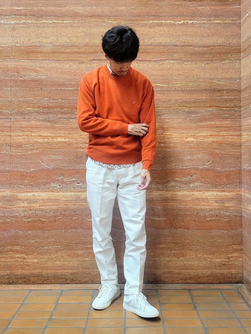 piroyaさんの「TAKEO KIKUCHI｜【Air Palette Knit】ワンポイント カラーニット プルオーバー」を使ったコーディネート