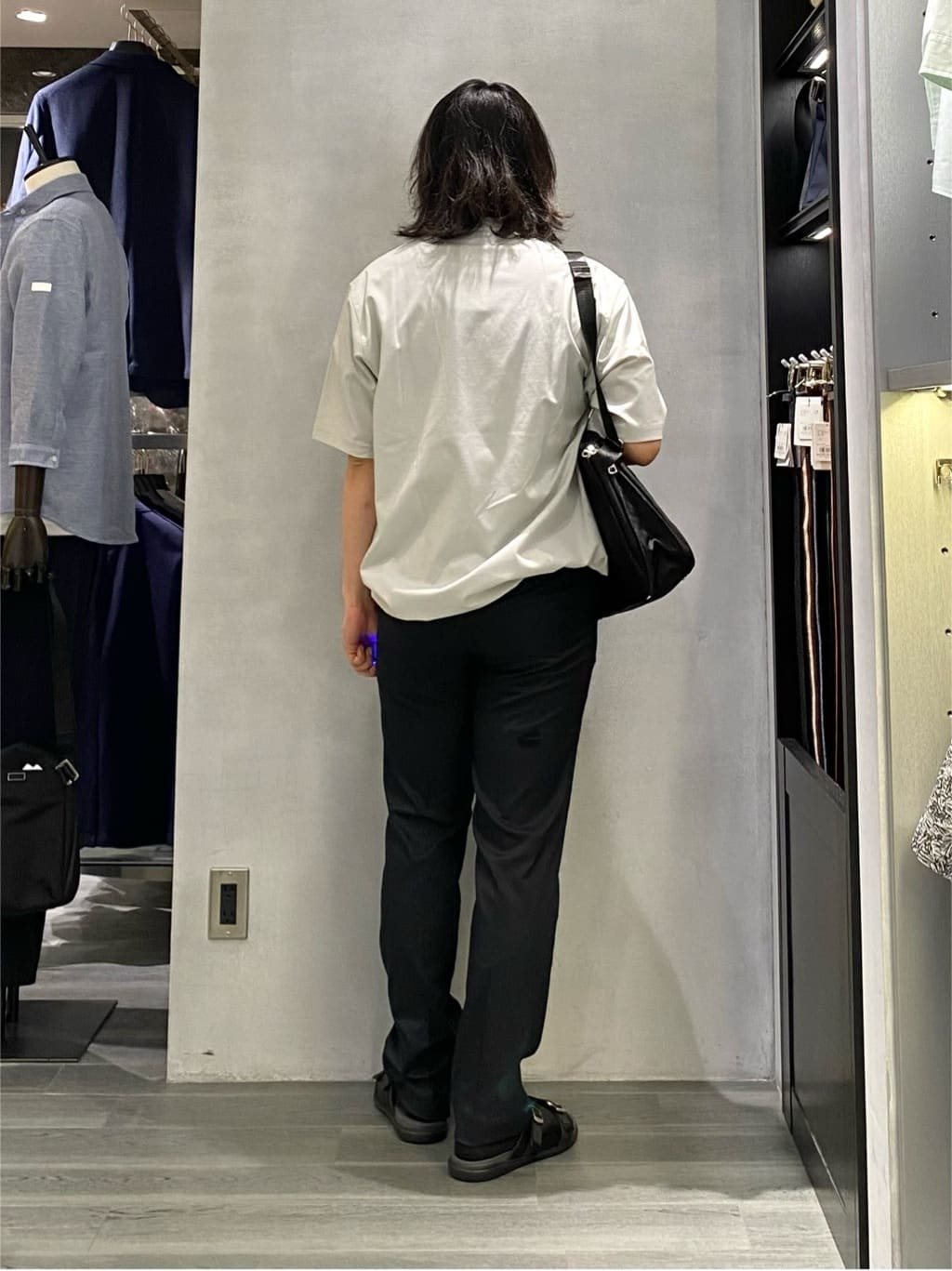 nishiさんの「TAKEO KIKUCHI｜【抗菌防臭／5サイズ展開】ハイゲージポンチ Tシャツ」を使ったコーディネート