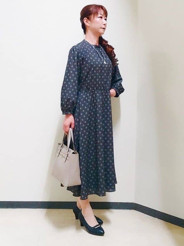 花さんの「Reflect｜【きちんと見え／通勤／セレモニーにおすすめ◎】ドット&times;ダイヤ柄ワンピース」を使ったコーディネート
