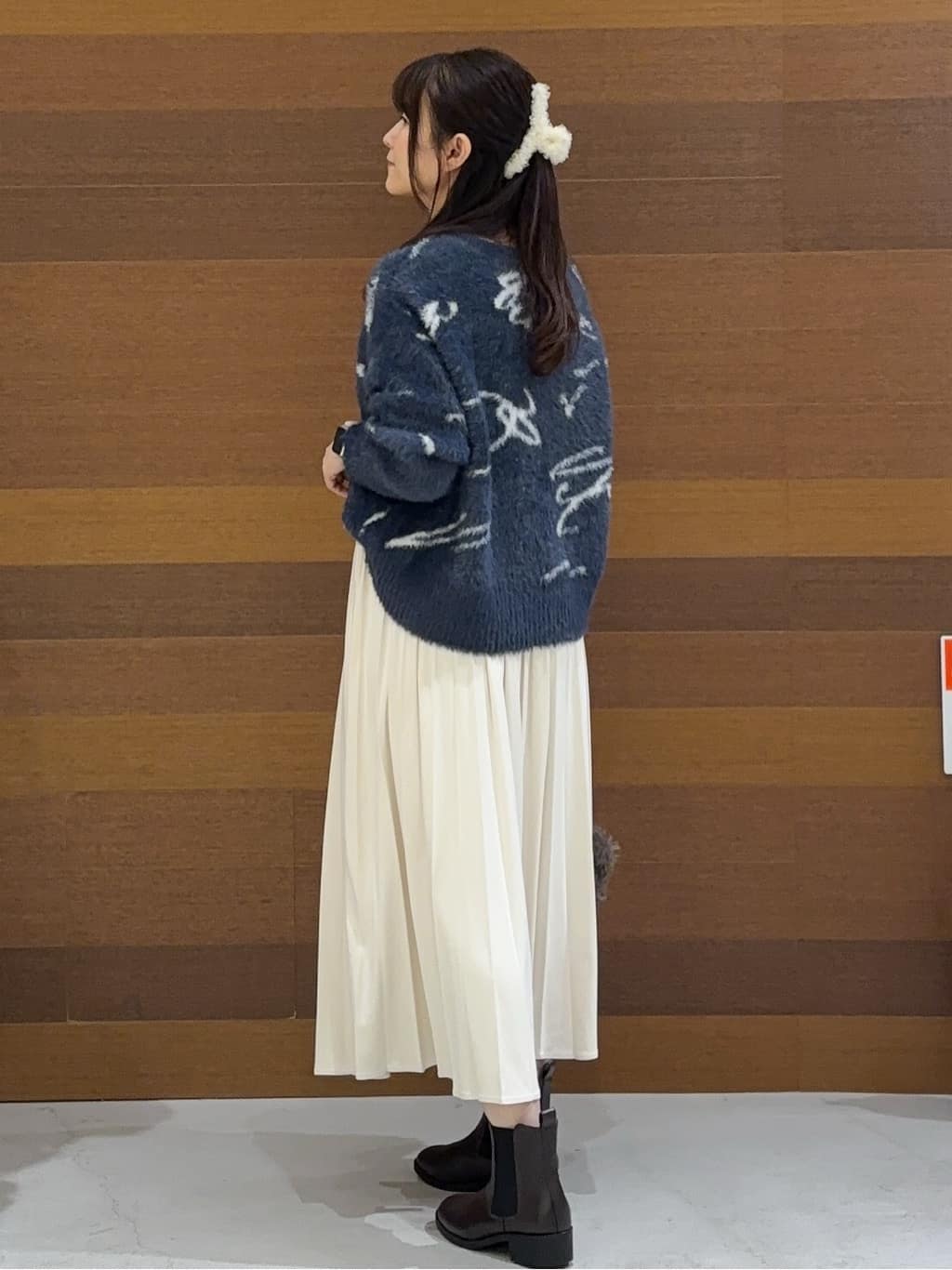 まみさんの「OPAQUE.CLIP｜アート柄シャギーニット【洗濯機OK】」を使ったコーディネート