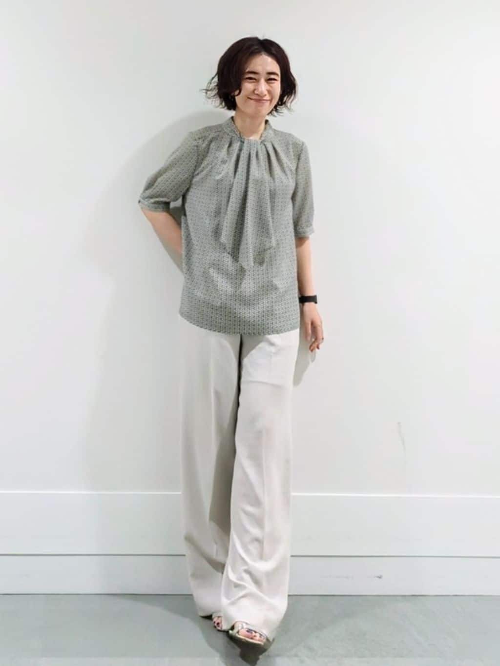 ミズタさんの「UNTITLED｜【通勤/オフィス】ジオメ柄ボウタイブラウス」を使ったコーディネート