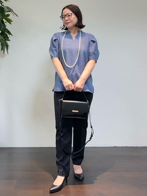 Asamiさんの「UNTITLED｜【はっ水/後ろウエストゴム/洗える】ストレッチテーパードパンツ」を使ったコーディネート