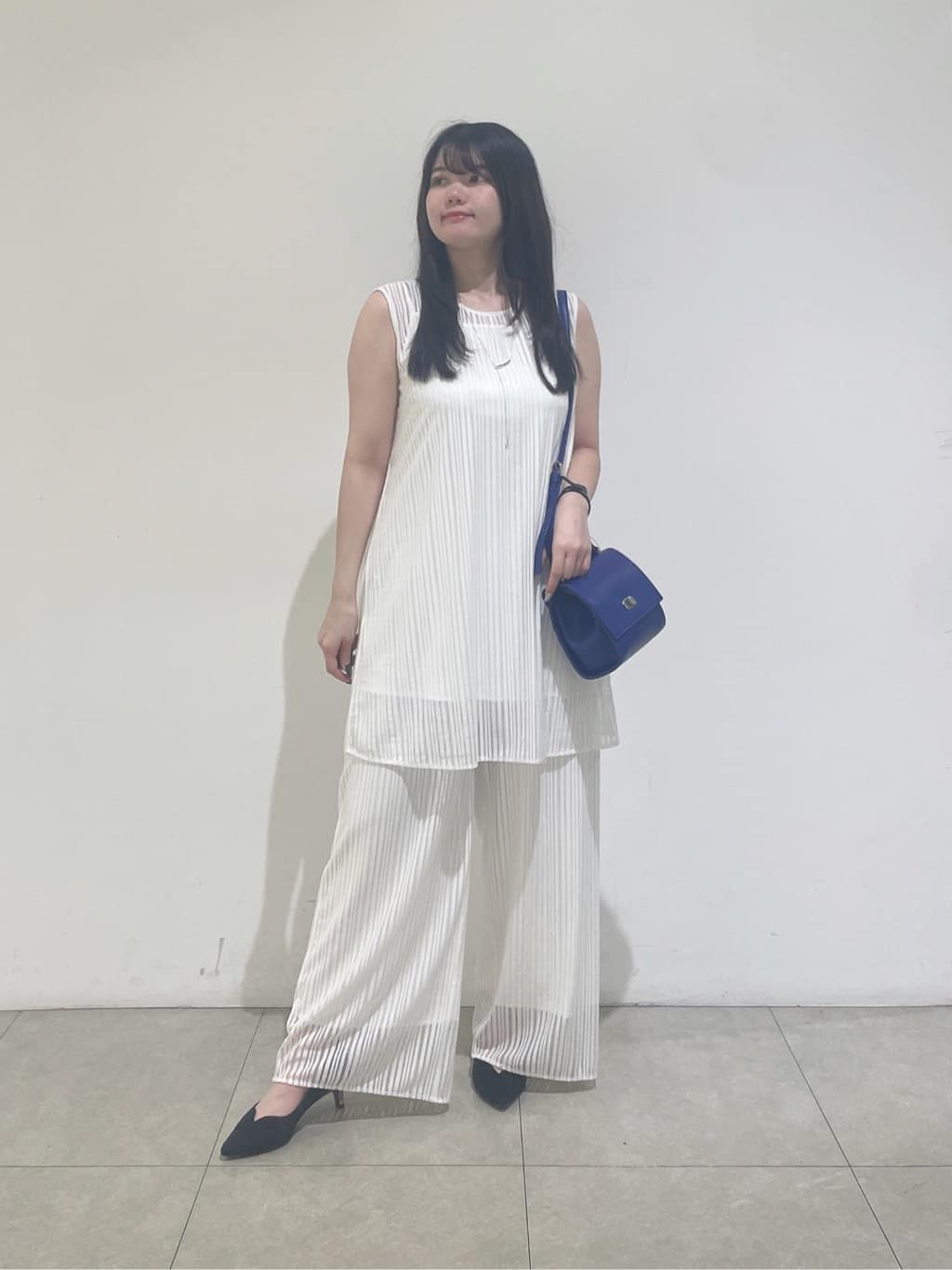 emikaさんの「INDIVI｜【洗える／セットアップ可能】ラッセルチュニック」を使ったコーディネート