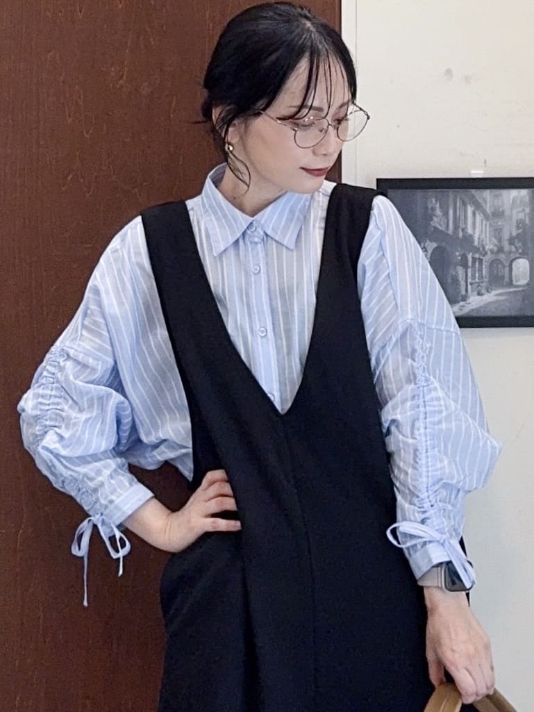 𝐇𝐢𝐫𝐨𝐦𝐢さんの「SHOO･LA･RUE｜【前後2WAY/洗える】さらっと着られるサロペット」を使ったコーディネート