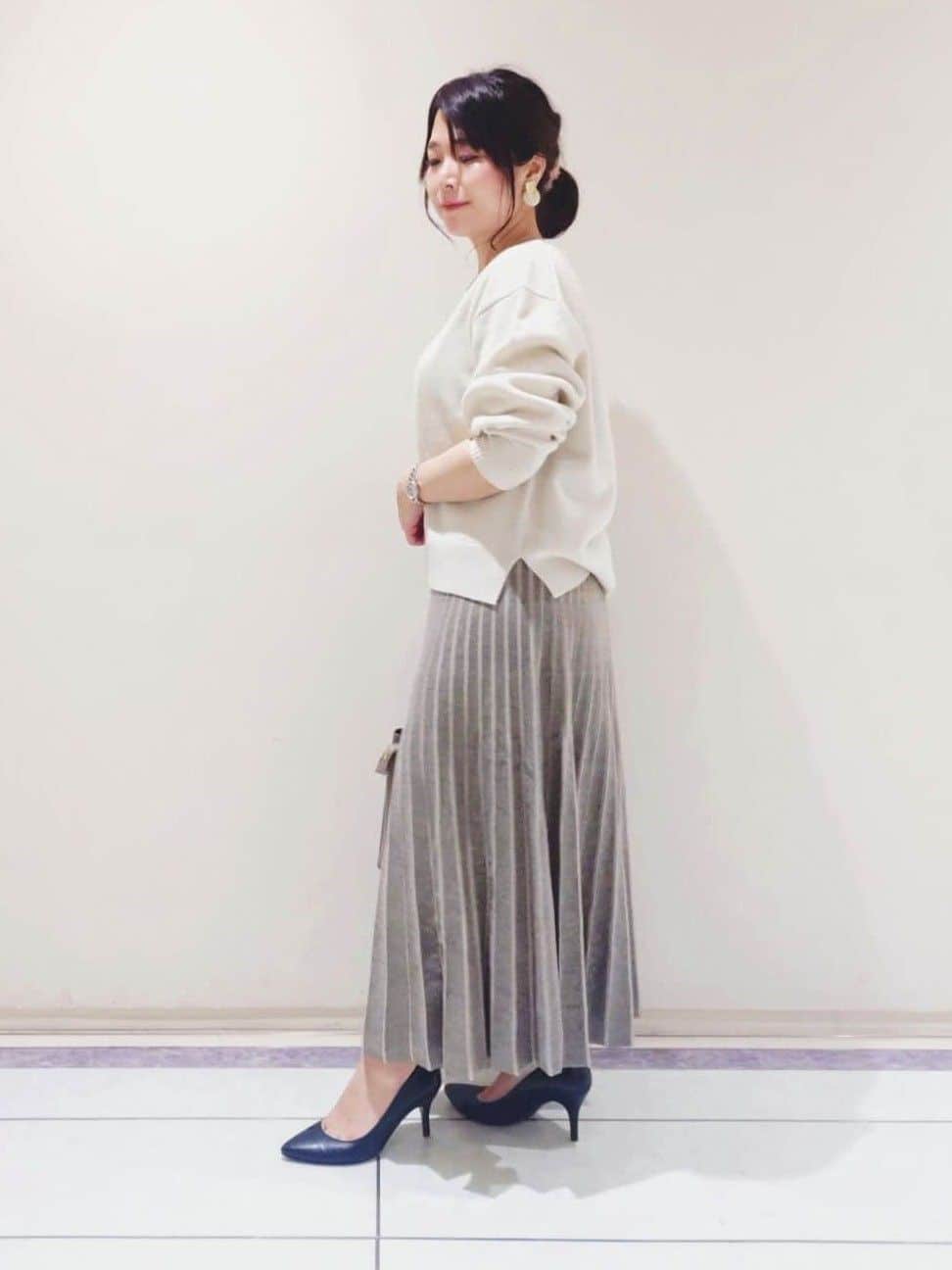 TOMOMIさんの「INDIVI｜スクエアトップロングネックレス」を使ったコーディネート