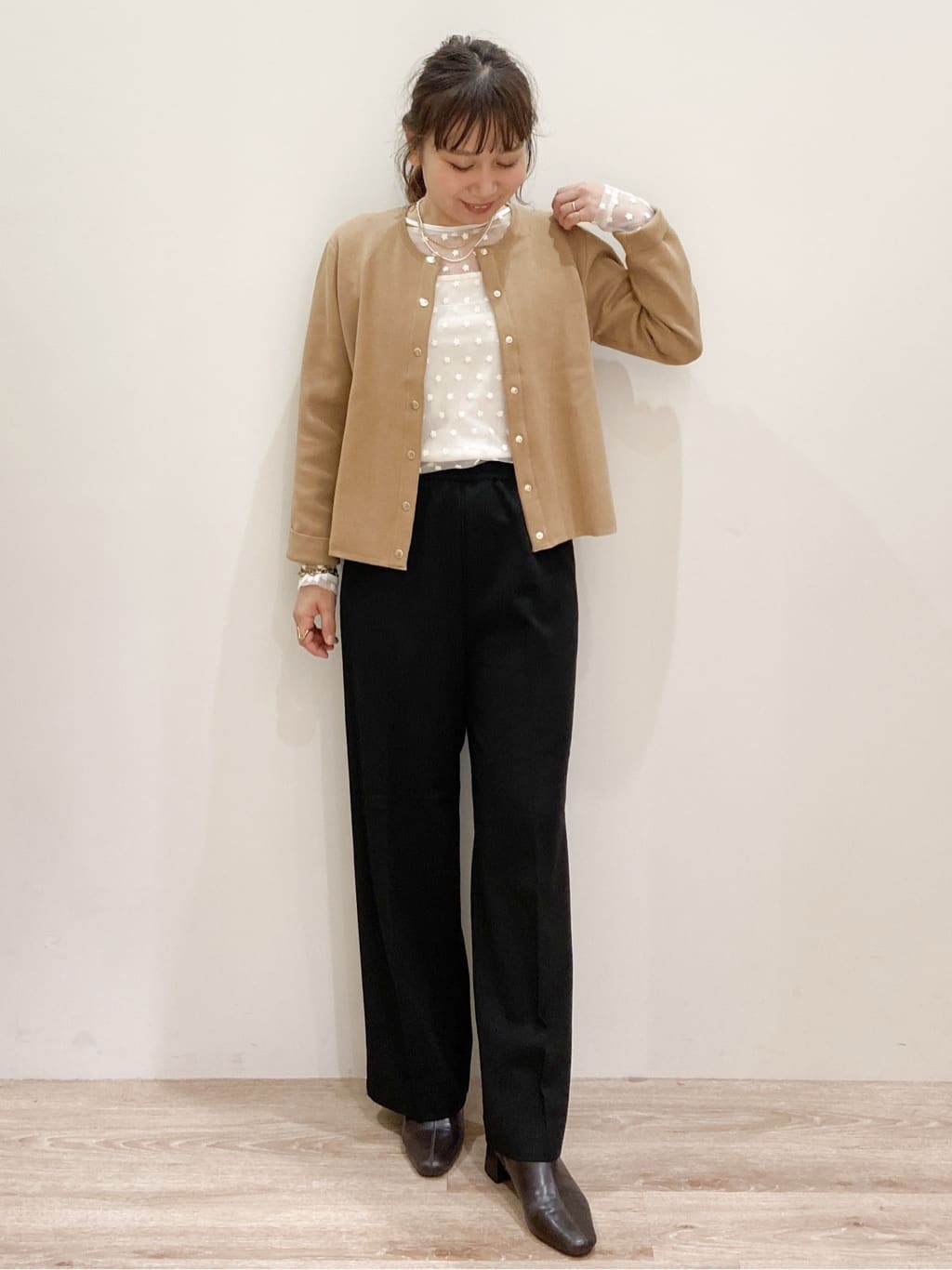 risayanさんの「OPAQUE.CLIP｜チュールフラワー刺繍シアートップス【洗濯機OK】」を使ったコーディネート