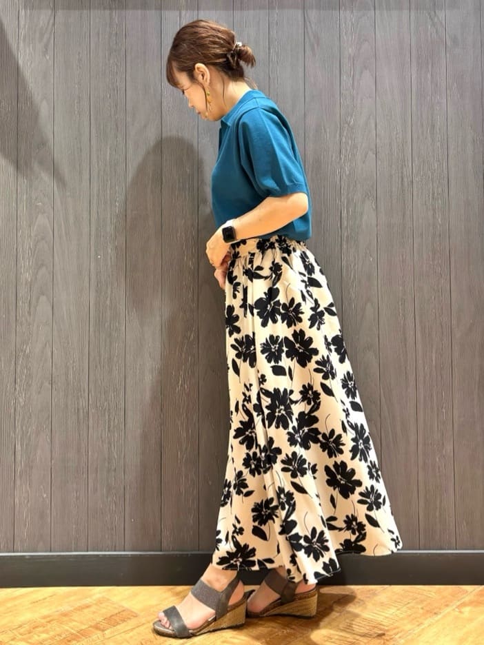 meiさんの「SHOO･LA･RUE｜【S-LL/洗える】大人の抜け感 スキッパーニット」を使ったコーディネート