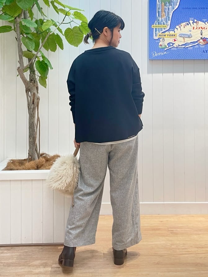 mikaさんの「Dessin｜【選べる首元デザイン/洗える】クルーネックロングTシャツ」を使ったコーディネート