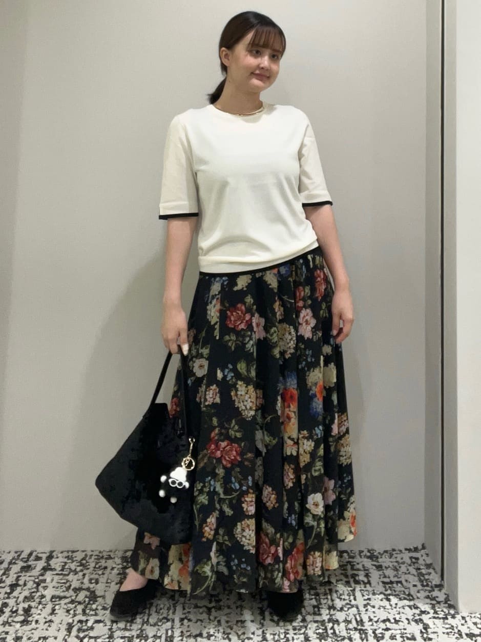 ELENAさんの「UNTITLED｜【アンサンブル可/薄手/洗える】5分袖クルーニット」を使ったコーディネート