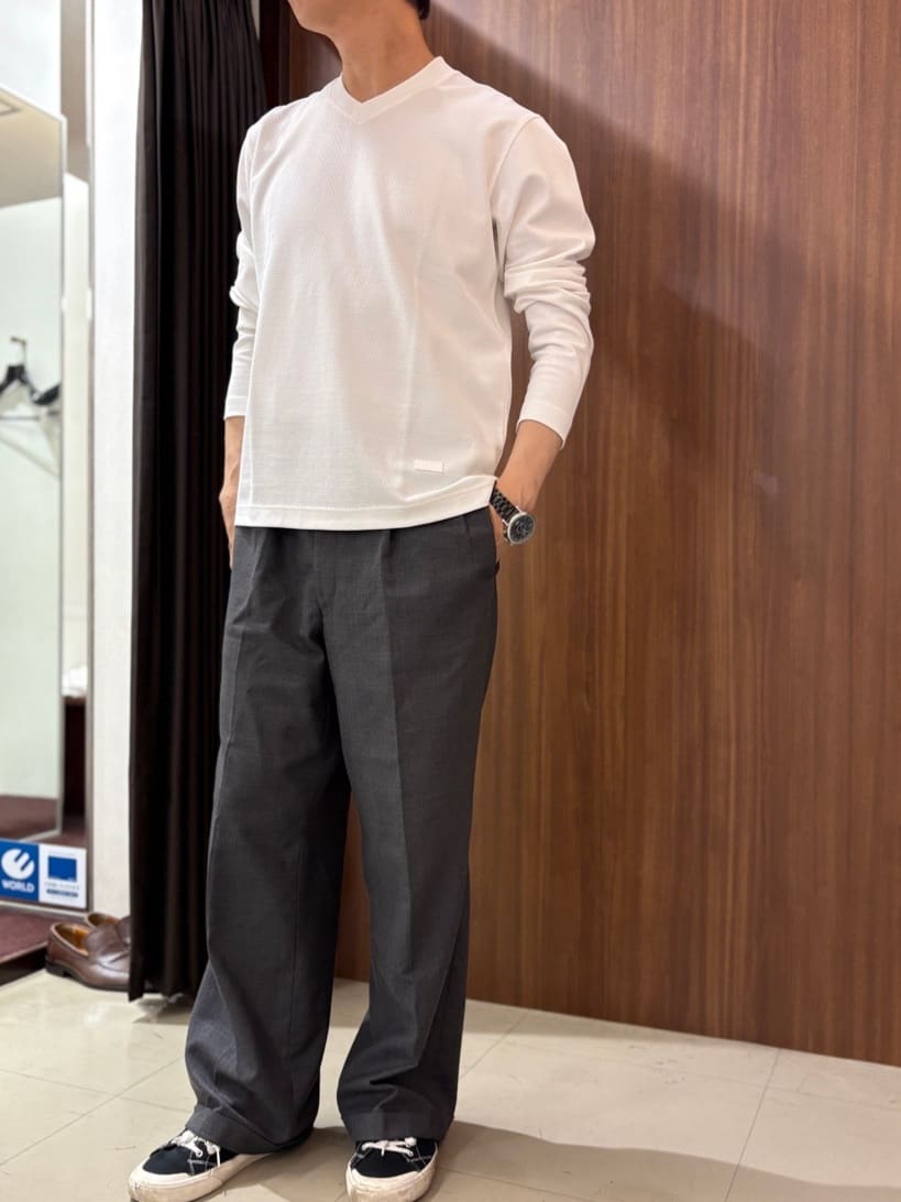 かたやまさんの「TAKEO KIKUCHI｜【尾州織】ブリスタ Vネック カットソー」を使ったコーディネート