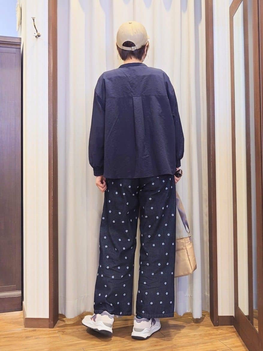 ERIKOさんの「SHOO･LA･RUE｜【S-LL】周りと差がつく デイジー柄デニムワイドパンツ」を使ったコーディネート