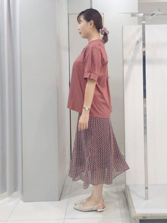 AZUSAさんの「Reflect｜【すっきり見え！長め丈／マシンウォッシュ可】スキッパーネックジャージトップス」を使ったコーディネート