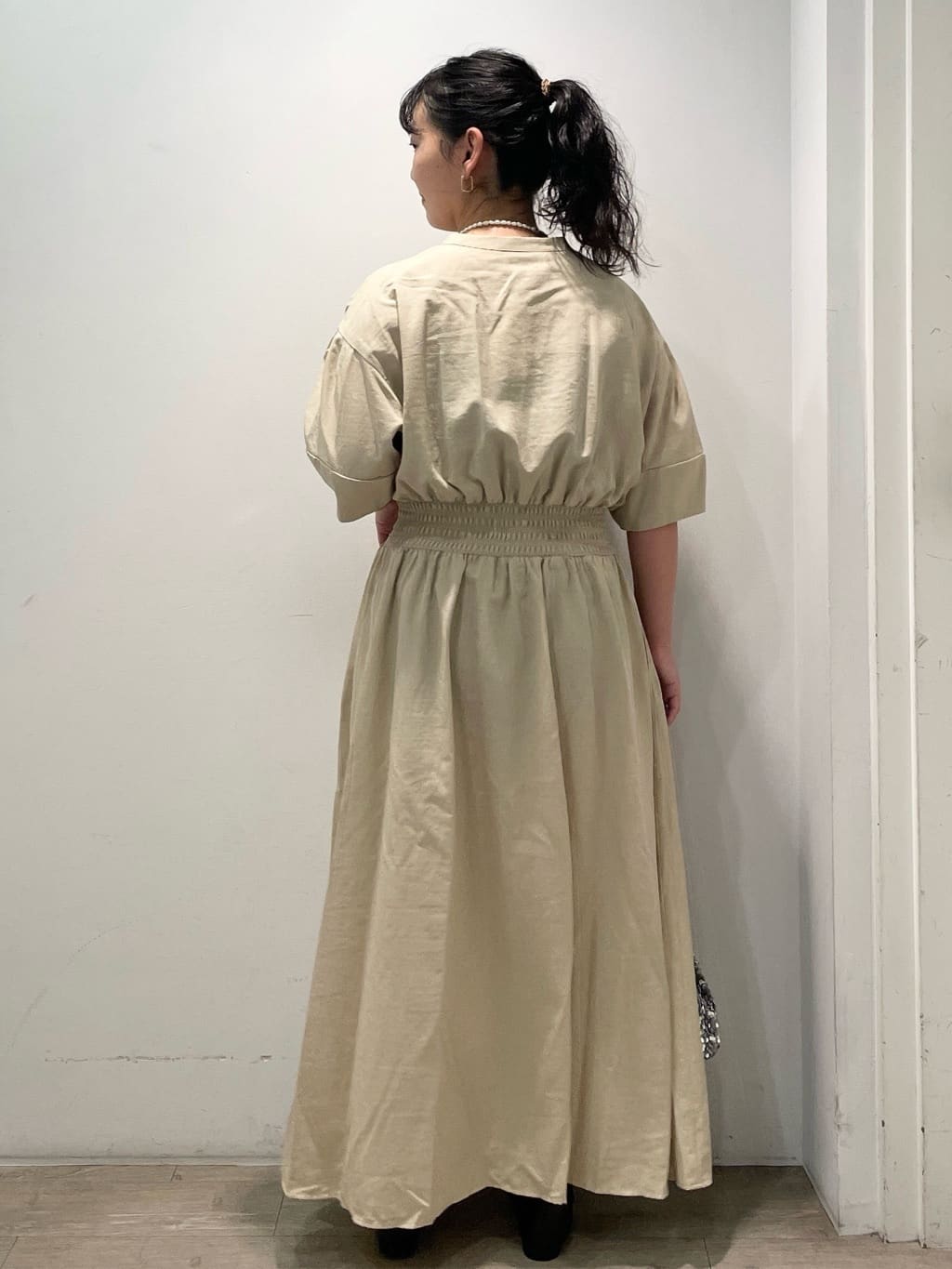 sumicaさんの「OPAQUE.CLIP｜リネンライクスキッパーフィット＆フレアワンピース【洗濯機洗い可】」を使ったコーディネート