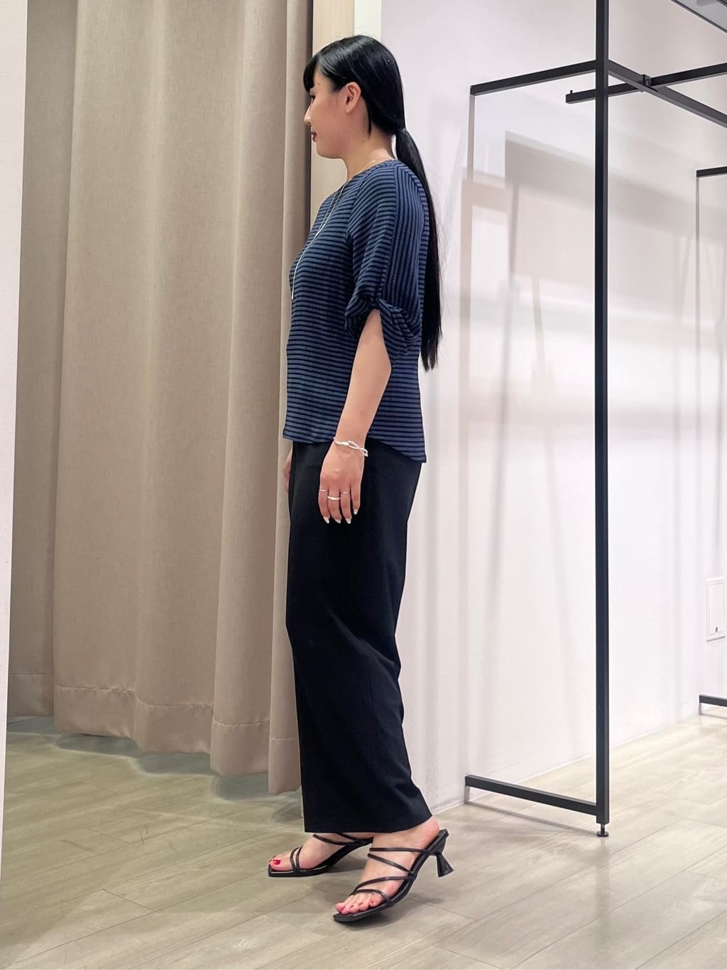 hasuさんの「INDIVI｜【UVケア／吸汗速乾】凹凸素材ねじり袖トップス」を使ったコーディネート