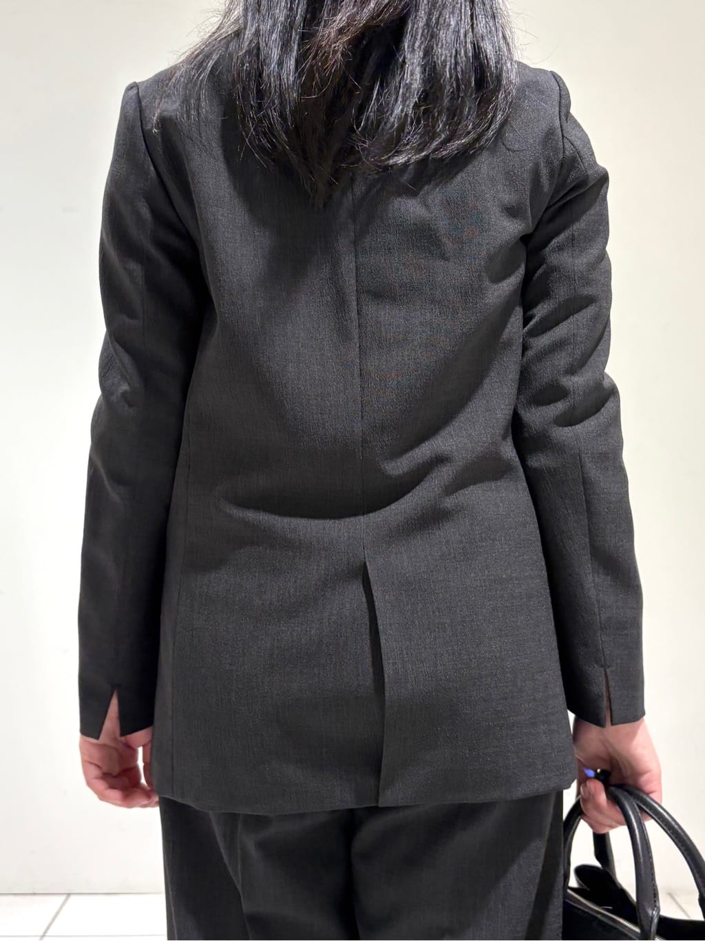 momokoさんの「INDIVI｜【洗える／セットアップ可能】凹凸ストレッチ素材ダブルジャケット」を使ったコーディネート