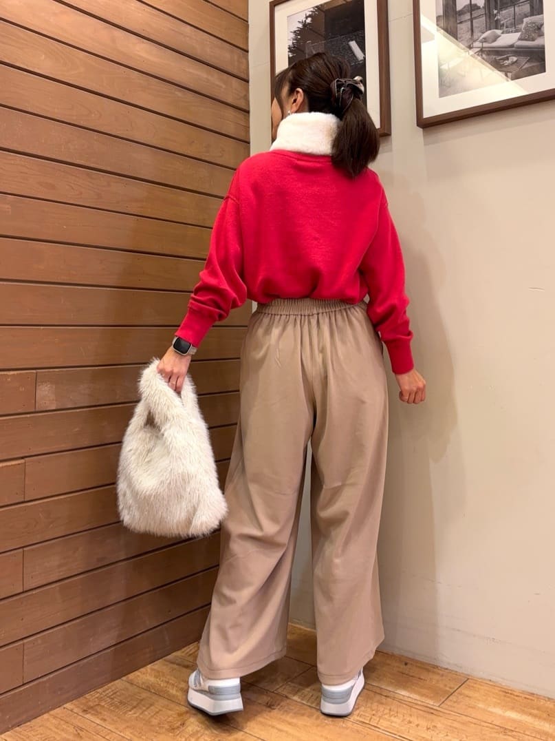 ふくまるさんの「SHOO･LA･RUE｜【着丈選べる/きっと虜になる】あったかもちもち ワイドパンツ」を使ったコーディネート