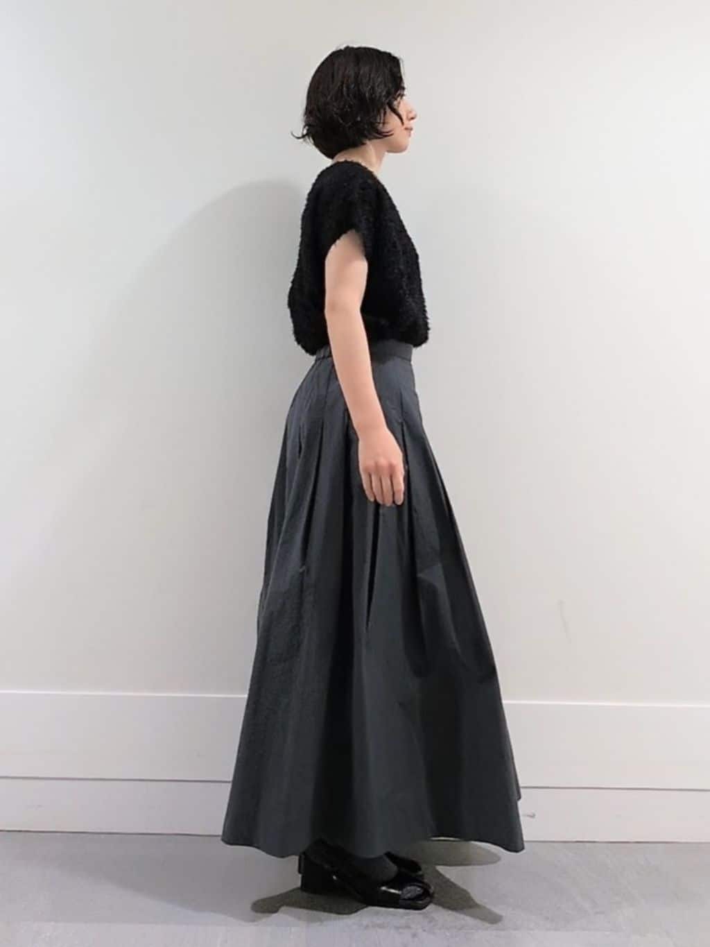 ミズタさんの「UNTITLED｜【セットアップ可/洗える】フェザーフレンチスリーブブラウス」を使ったコーディネート