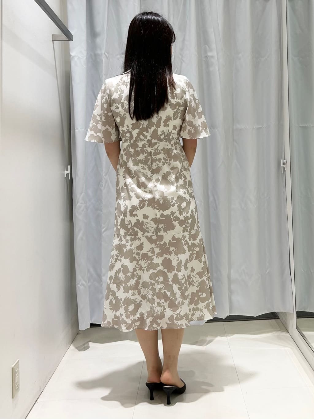 ももさんの「COUP DE CHANCE｜【手洗い可／日本製】花柄ワンピース」を使ったコーディネート