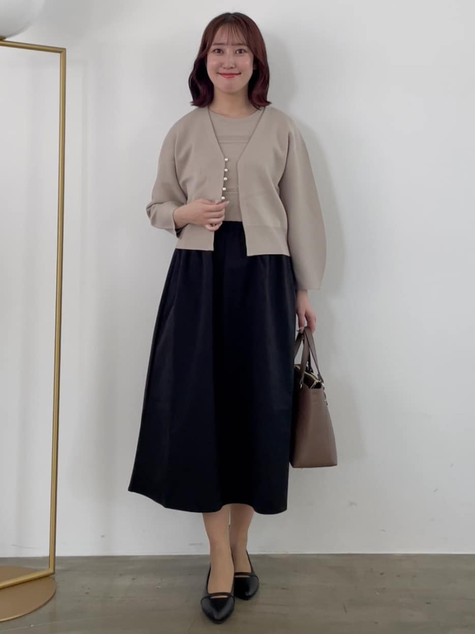 yukariさんの「Reflect｜【軽い羽織に◎／セットアップ可】パール調ボタン付きカーディガン」を使ったコーディネート