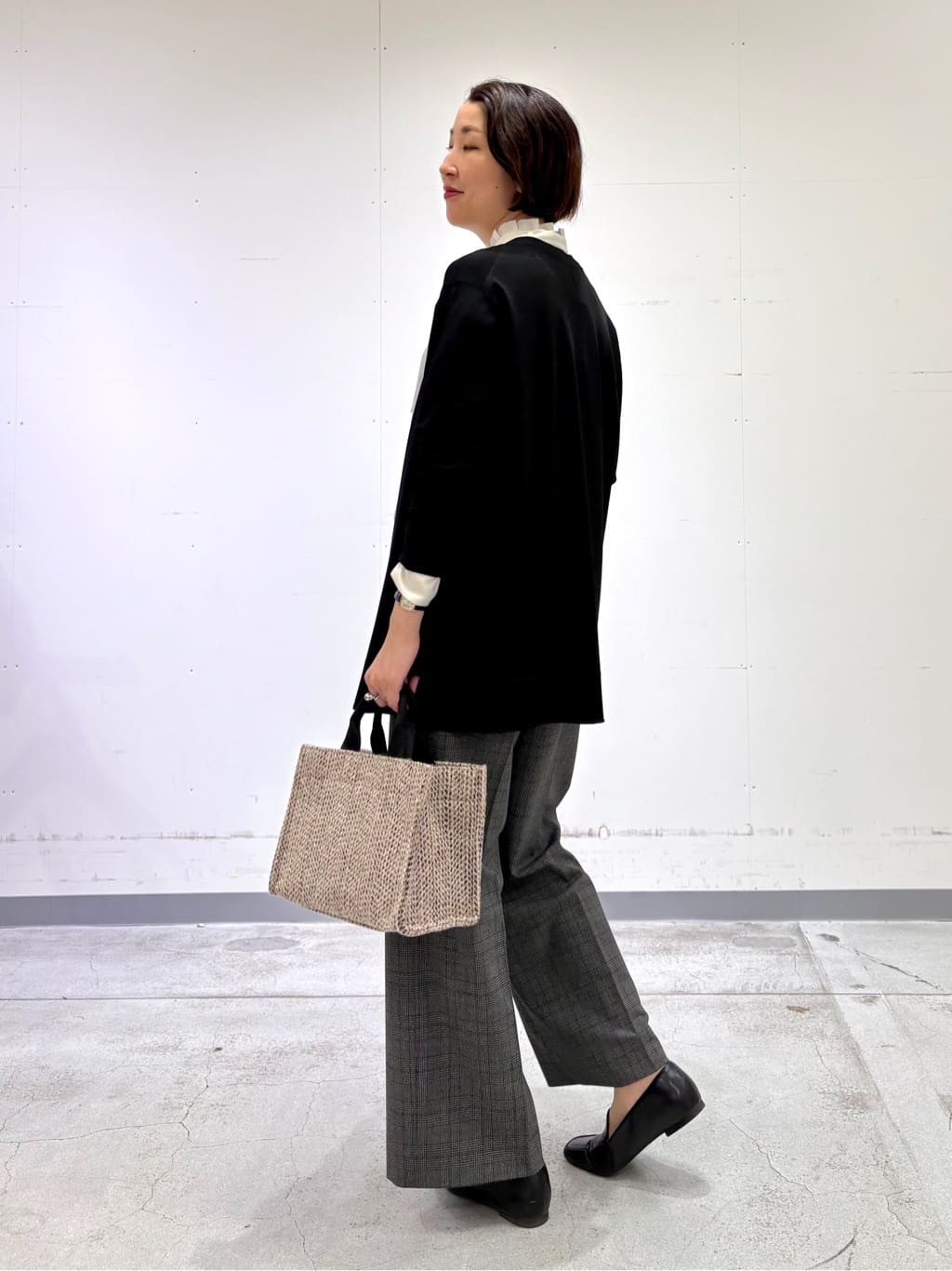 yuriさんの「INDIVI｜【褒められパンツ】ワンタックワイドパンツ」を使ったコーディネート