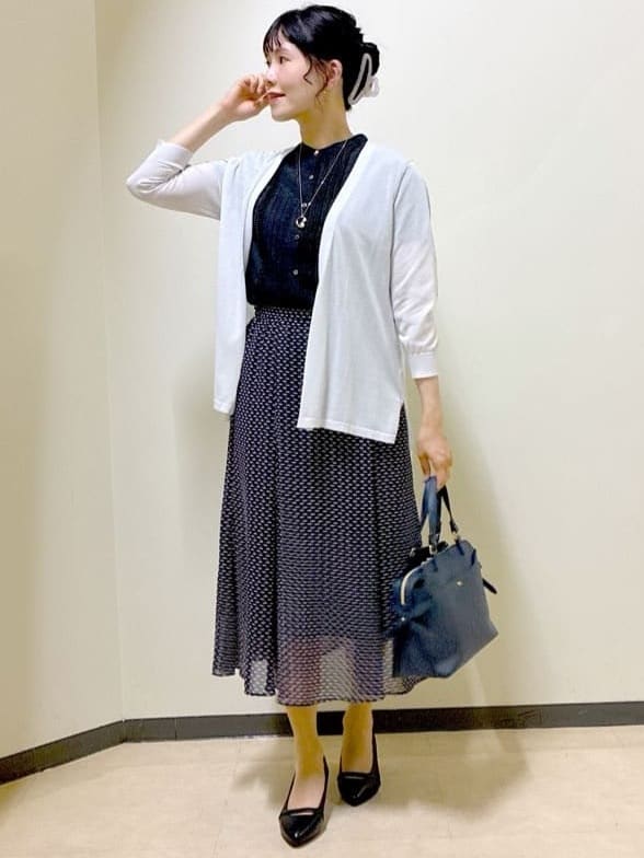  beni_gingerさんの「Reflect｜【WEB先行カラーあり／マシンウォッシュ可／ウエスト総ゴム】コツキ幾何柄ロングスカート」を使ったコーディネート