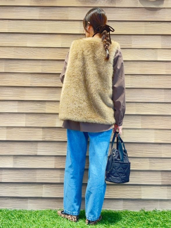 himiさんの「SHOO･LA･RUE｜【S-LL】程よくゆったりな 柔らかデニムテーパードパンツ」を使ったコーディネート