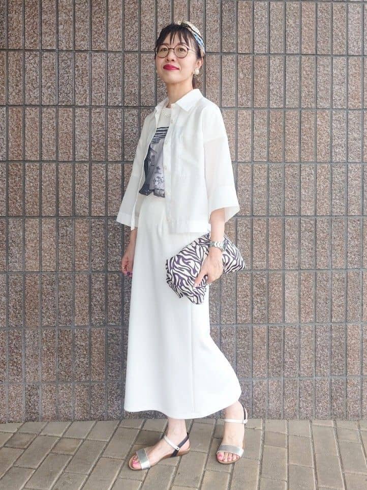 MUTSUKOさんの「UNTITLED｜【前開き/洗える】ショート丈シアーシャツ」を使ったコーディネート