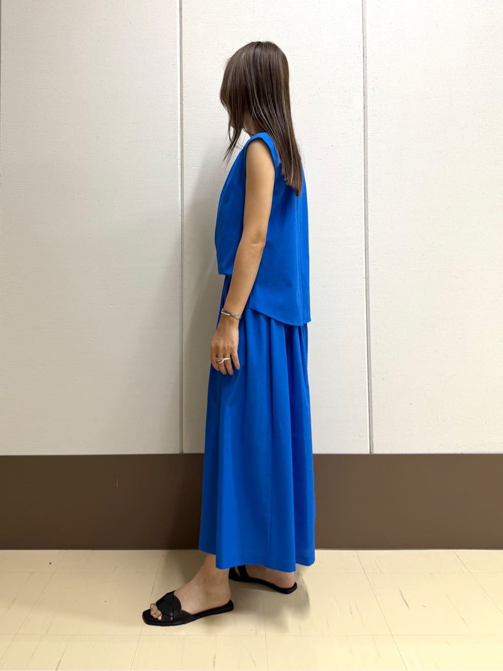mamiさんの「INDIVI｜【クールエアー素材／UVケア／吸汗速乾】エアリータックブラウス」を使ったコーディネート