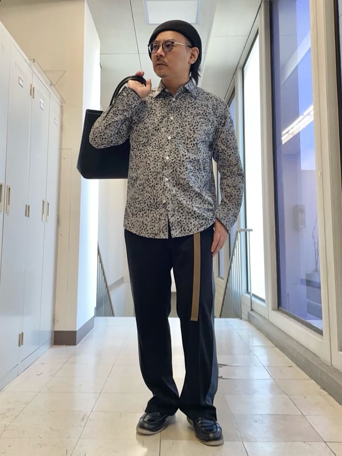 MAKOTO AIさんの「TAKEO KIKUCHI｜ストライプ小花 長袖シャツ」を使ったコーディネート