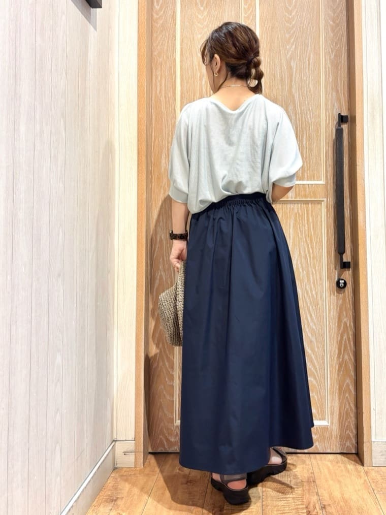 meiさんの「SHOO･LA･RUE｜【洗える/S-LL/撥水】タックギャザー フレアスカート」を使ったコーディネート