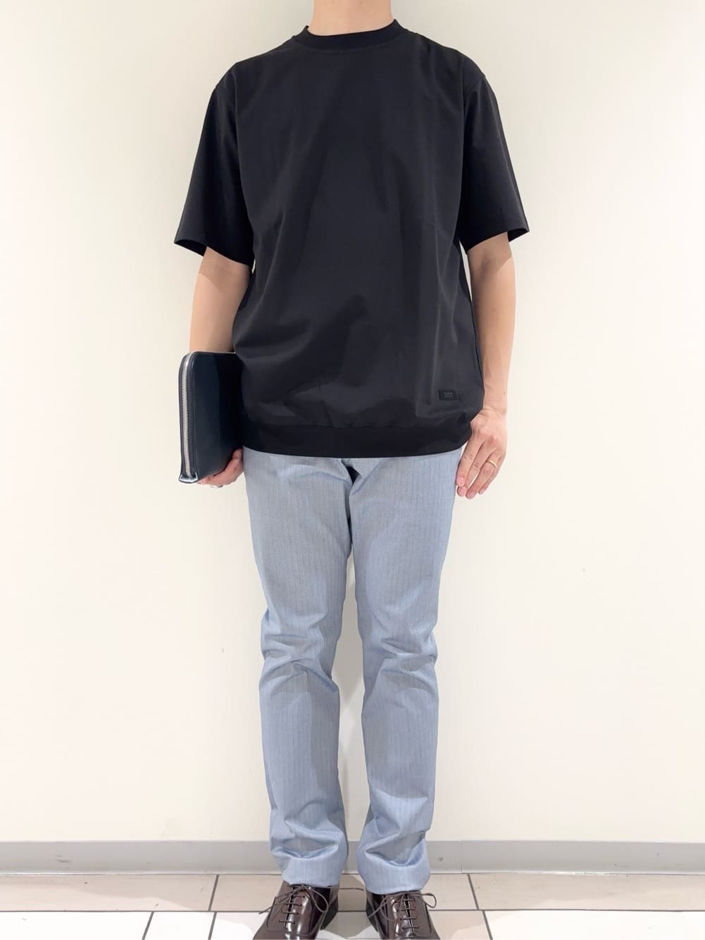 及川さんの「TAKEO KIKUCHI｜【抗菌防臭／5サイズ展開】ハイゲージポンチ Tシャツ」を使ったコーディネート