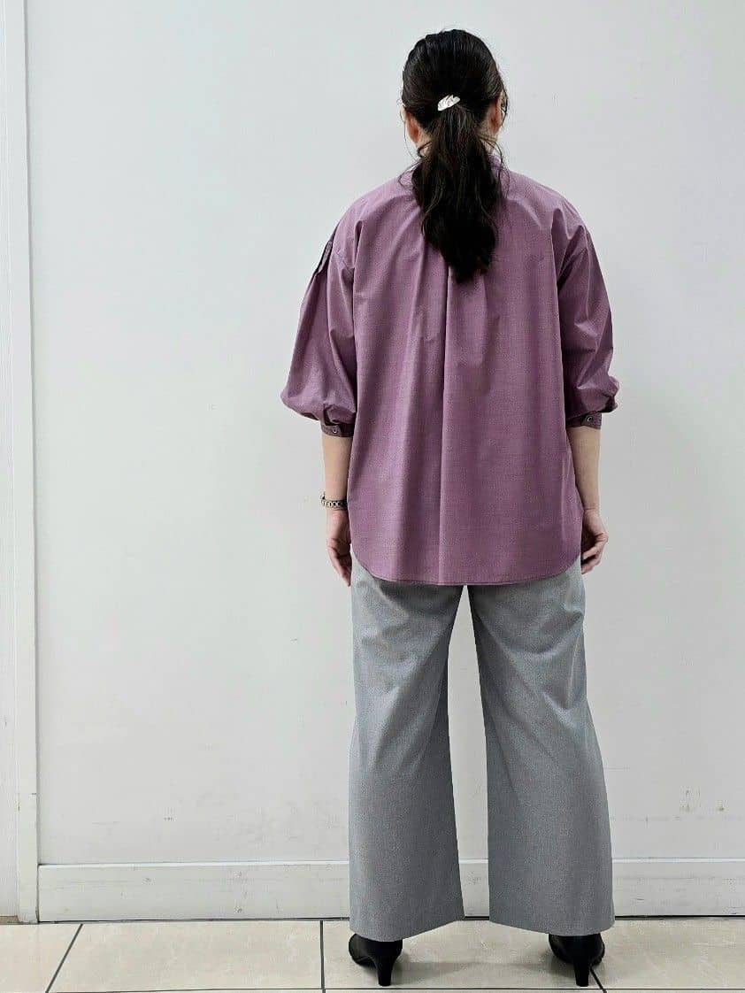 fkeさんの「Reflect｜【程よいゆとり感／体型カバー】ピンタックデザインシャンブレーブラウス」を使ったコーディネート