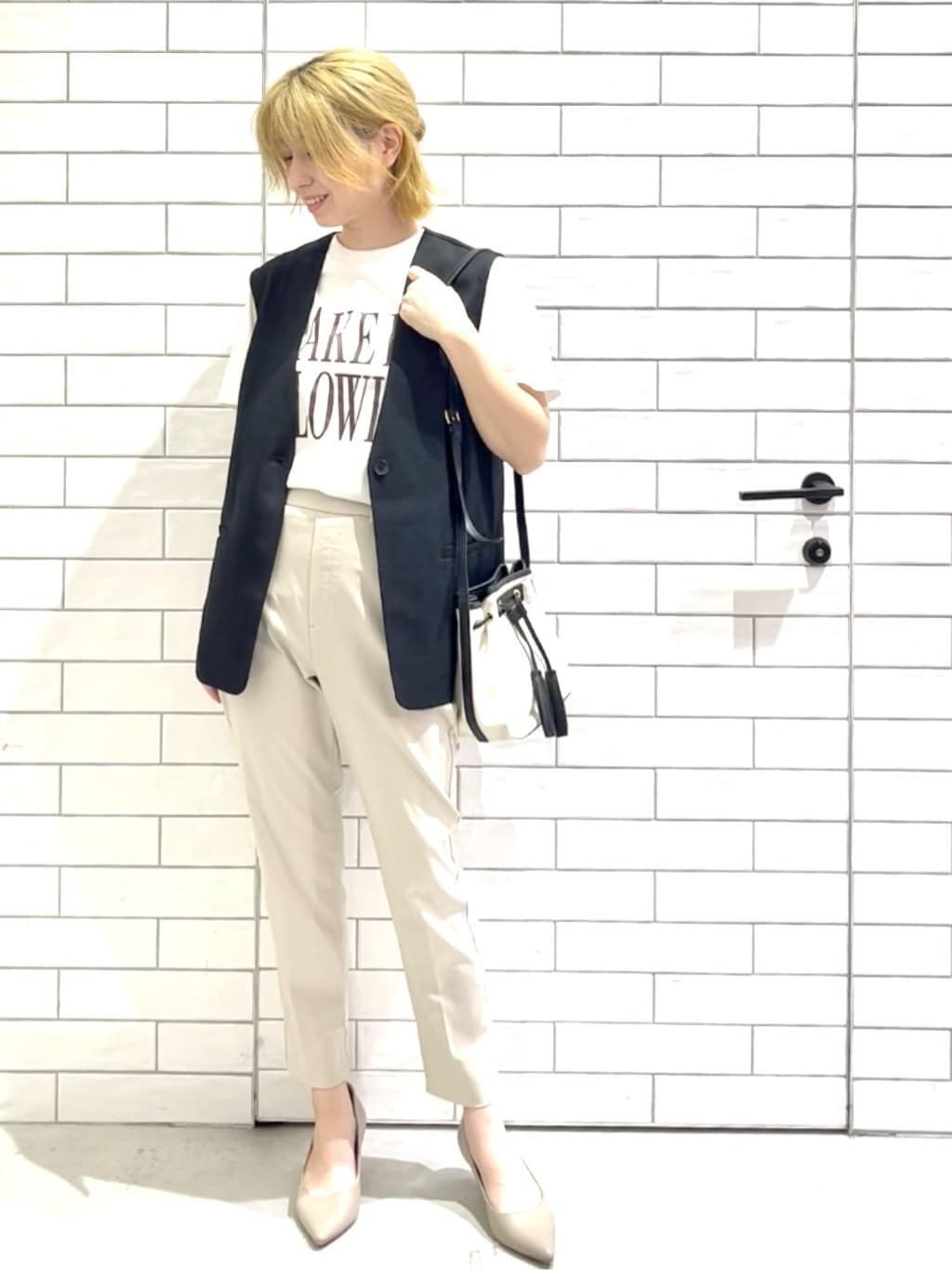 しおりさんの「OPAQUE.CLIP｜ロゴプリントTシャツ【洗濯機洗い可】」を使ったコーディネート