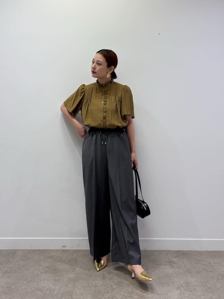 ayanoさんの「INDIVI｜【セットアップ可能】サキソニーサイドラインパンツ」を使ったコーディネート