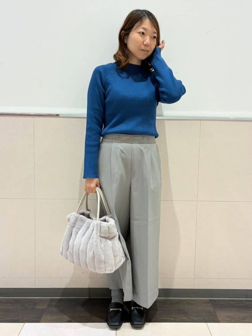 ジュンさんの「SHOO･LA･RUE｜【着丈選べる】大人のきれいめスタイルに ウールフィール ワイドパンツ」を使ったコーディネート