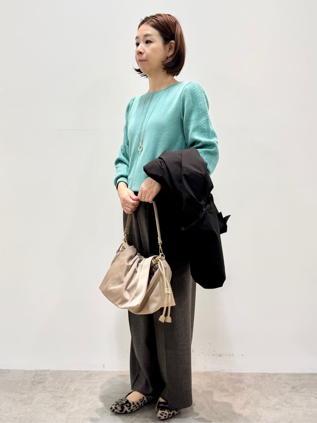 koyaさんの「Reflect｜【すっきり見え／フード取り外し可／通勤におすすめ◎】ライティアウター」を使ったコーディネート