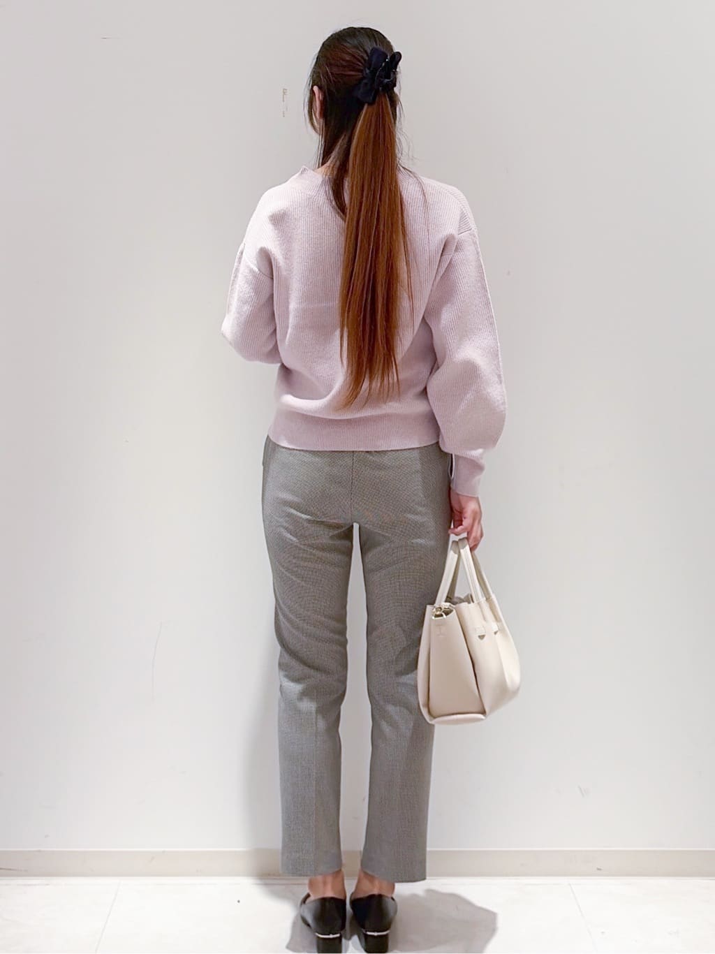yurinaさんの「index｜ウォームストレッチテーパードパンツ【洗濯機OK／防シワ／吸湿発熱】《XS～3L》」を使ったコーディネート