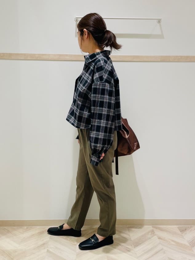 c_h_i_k_aさんの「SHOO･LA･RUE｜【洗える/S-LL/美脚シルエット】ハイパーストレッチ テーパードパンツ」を使ったコーディネート