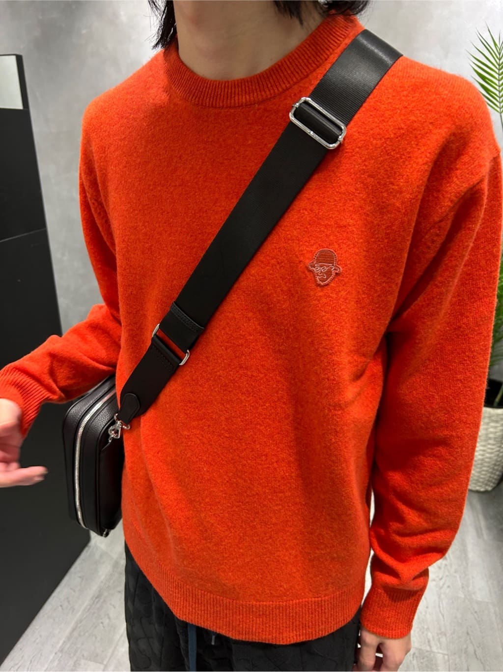 ruiさんの「TAKEO KIKUCHI｜【Air Palette Knit】ワンポイント カラーニット プルオーバー」を使ったコーディネート