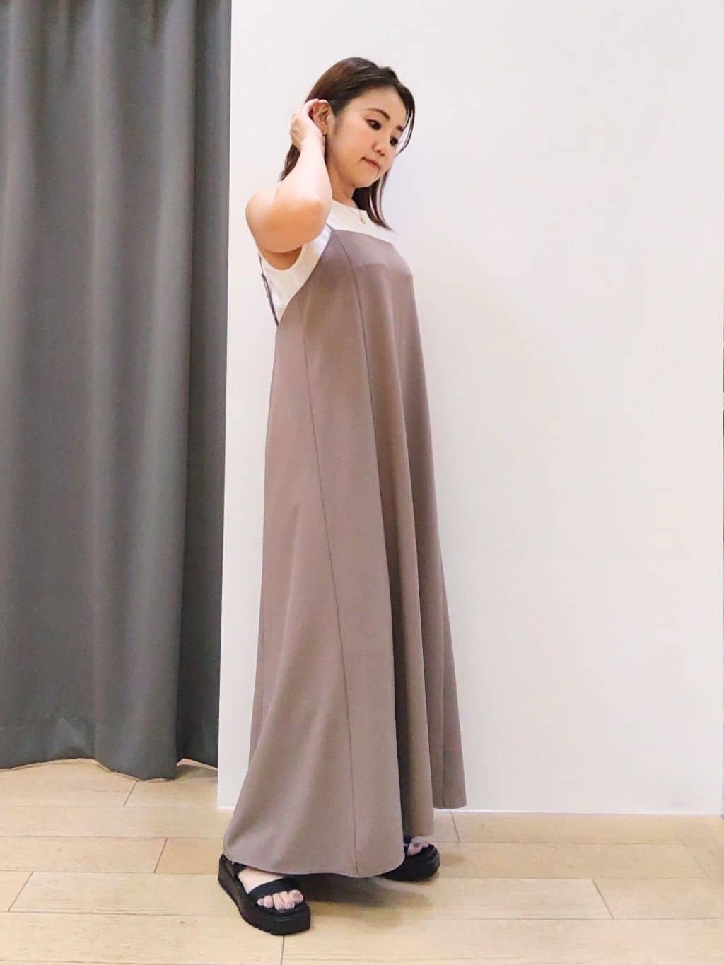 nacoさんの「INDIVI｜【UVケア】エアリージョーゼット キャミワンピース」を使ったコーディネート