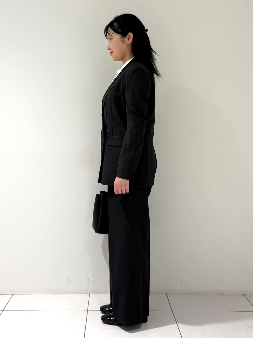 momokoさんの「INDIVI｜【洗える／セットアップ可能】凹凸ストレッチ素材ダブルジャケット」を使ったコーディネート