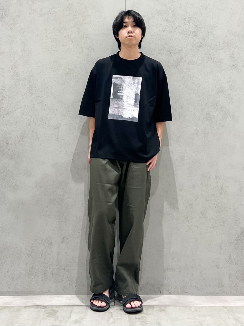 SHI-MAさんの「THE SHOP TK｜ツイルチノワイドパンツ」を使ったコーディネート