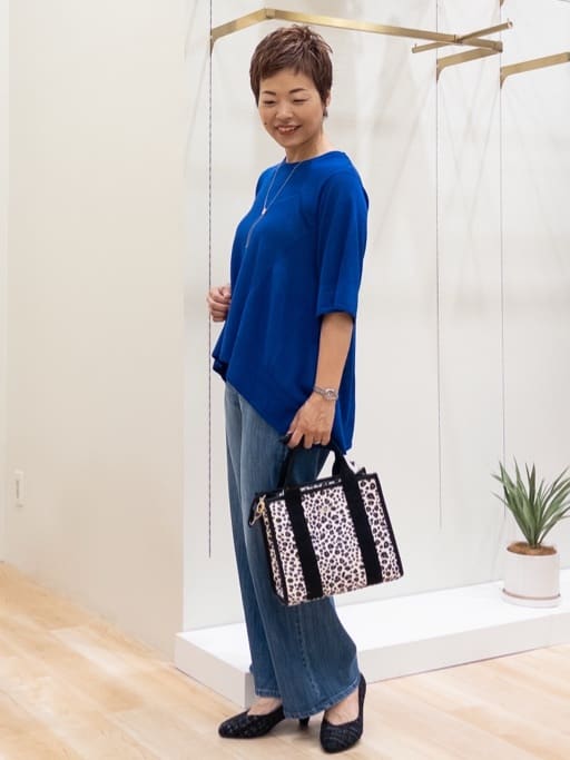 シュウコさんの「grove｜涼やか体型カバー　配色シアーニットプルオーバー」を使ったコーディネート