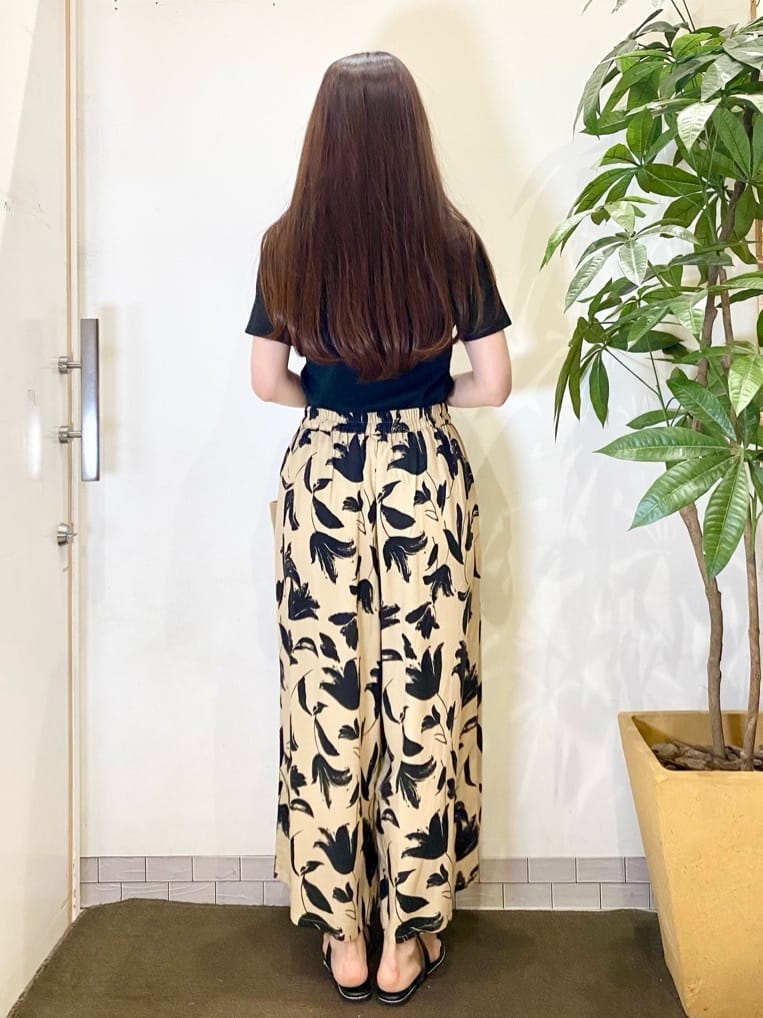 AYUMIさんの「SHOO･LA･RUE｜【S-LL】大人のラメ感 テレコ半袖トップス」を使ったコーディネート