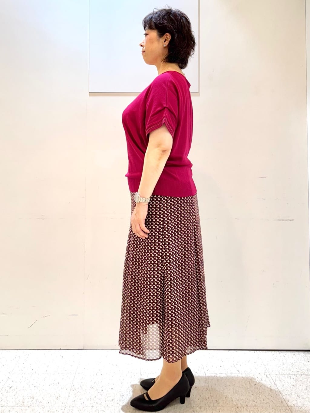 ヤスコさんの「Reflect｜【WEB先行カラーあり／マシンウォッシュ可／ウエスト総ゴム】コツキ幾何柄ロングスカート」を使ったコーディネート