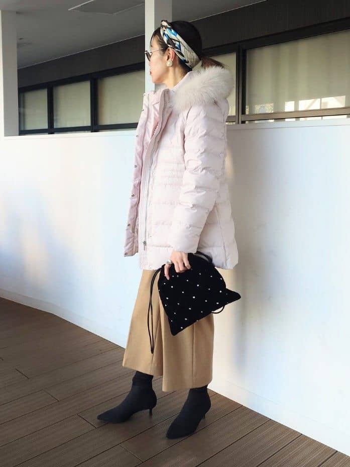 MUTSUKOさんの「UNTITLED｜【はっ水機能/フード取り外し可】ミディダウンコート」を使ったコーディネート
