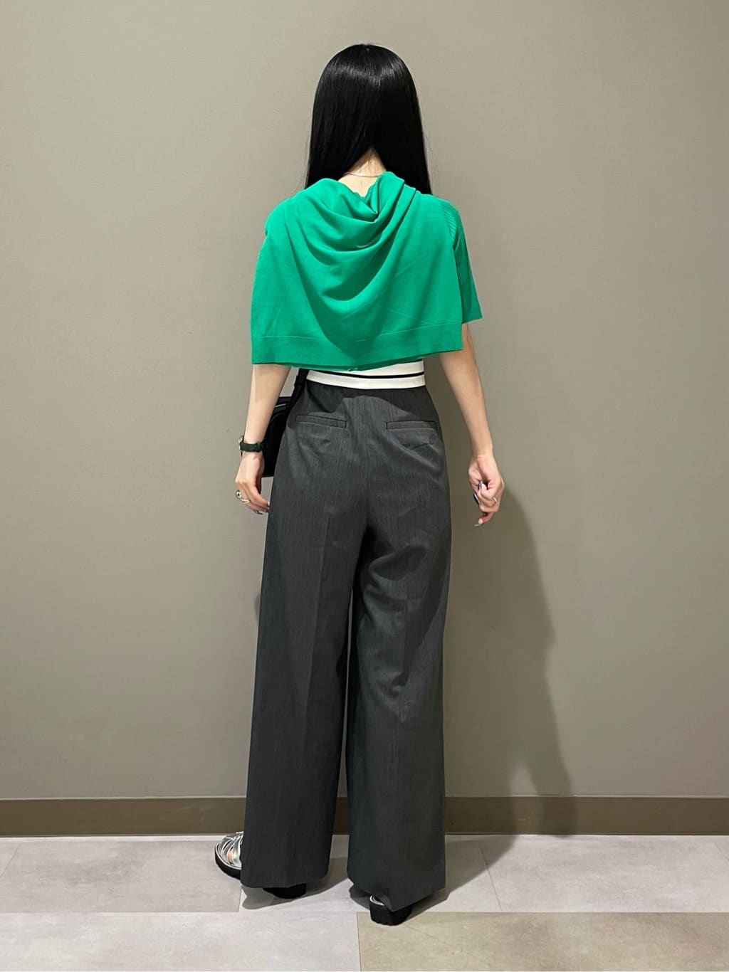 KEIKOさんの「INDIVI｜【通年活躍！／アンサンブル可能】クルーネックカーディガン」を使ったコーディネート