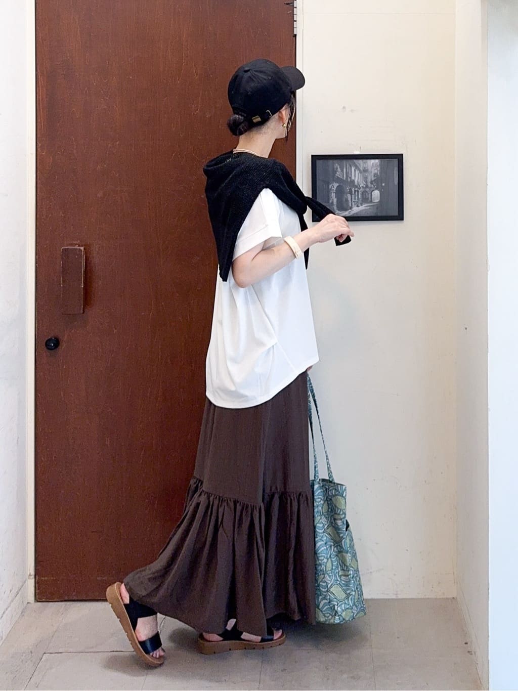 𝐇𝐢𝐫𝐨𝐦𝐢さんの「SHOO･LA･RUE｜キラッと光るラメとスパンコールが印象的 メッシュカーディガン」を使ったコーディネート